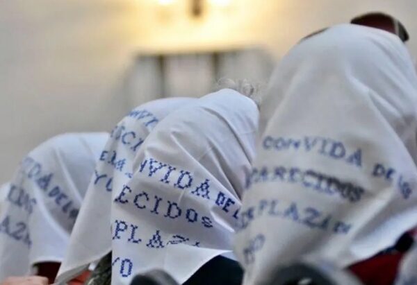 “Florecerán pañuelos”: la campaña de los organismos de los DDHH a 50 años del golpe