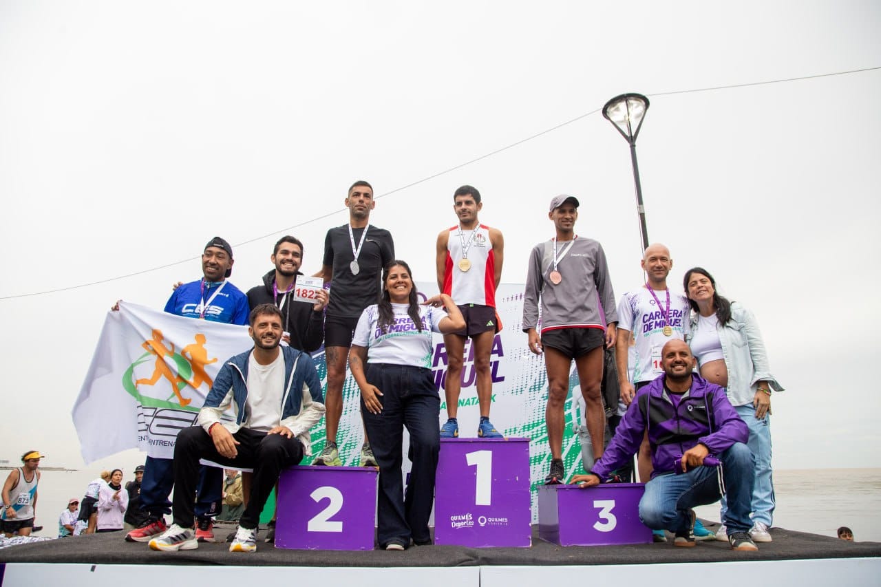 Mayra Mendoza y Eva Mieri estuvieron en la tradicional “Carrera de Miguel”