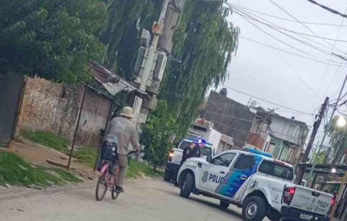 Prefecto que trabajaba con una app de viajes abatió a un delincuente en un intento de robo en Bernal Oeste