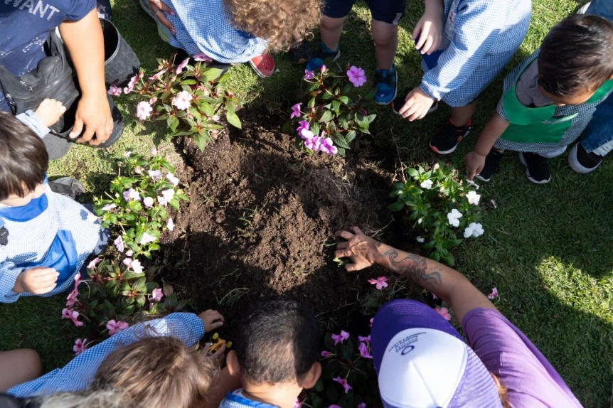 El Municipio lanzó “Quilmes Respira 2026” con una jornada de forestación en La Ribera