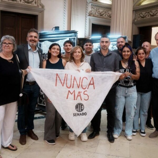 El Senado bonaerense inauguró una muestra fotográfica en el Mes de la Memoria