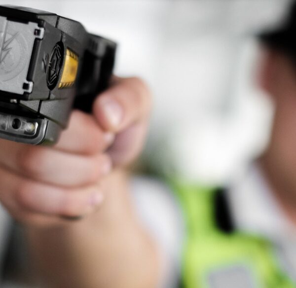 La Libertad Avanza vuelve a poner en agenda el uso de la Taser en la Provincia