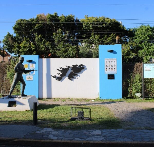 Realizarán una vigilia en Bernal por el Día del Veterano y de los Caídos en Malvinas