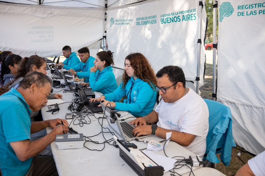Operativo con servicios gratuitos reunió a más de mil vecinos en El Tropezón en Florencio Varela