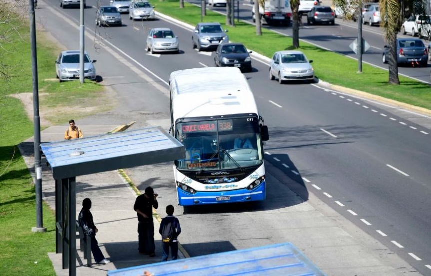 Extienden la concesión de la línea 338 y habrá cambios en el servicio que atraviesa Quilmes, Berazategui y Varela