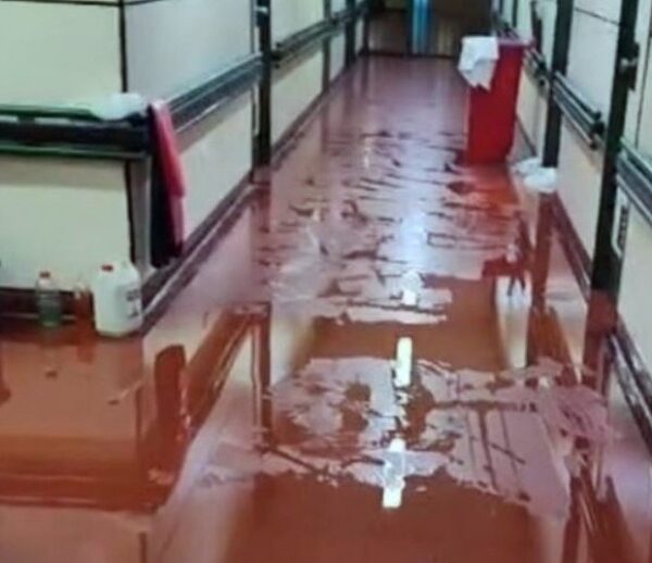 El Hospital Evita Pueblo se inundó tras la fuerte tormenta
