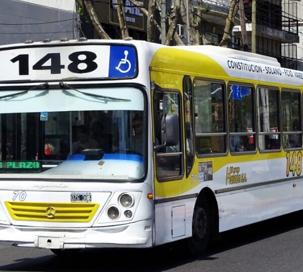 Misión Buenos Aires se hará cargo de la línea 148 tras la crisis del servicio