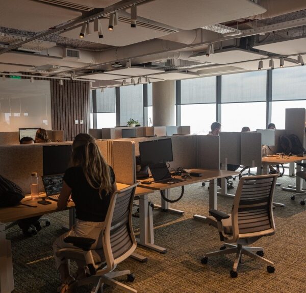 La Justicia laboral habilitó la reforma y vuelven a regir cambios en vacaciones, indemnizaciones y jornada