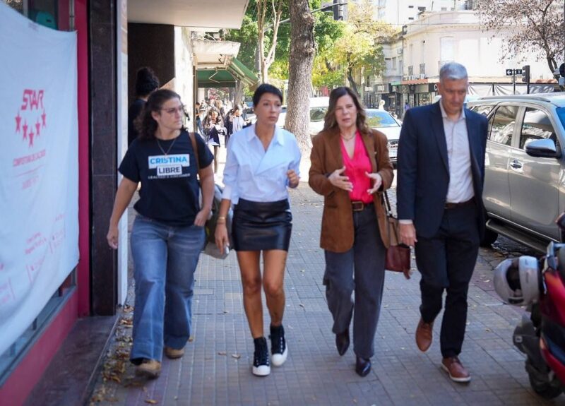 Mayra Mendoza participó del encuentro del PJ bonaerense y respaldó el documento consensuado