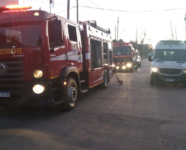 Tragedia en Bernal: una nena de 2 años murió en un incendio que destruyó una vivienda