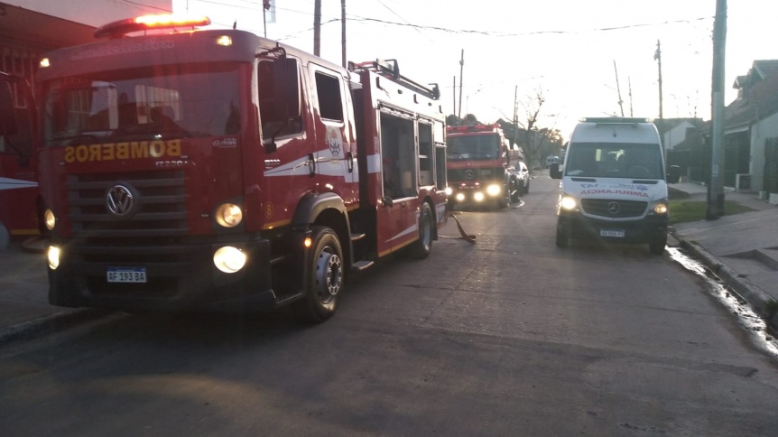 Tragedia en Bernal: una nena de 2 años murió en un incendio que destruyó una vivienda
