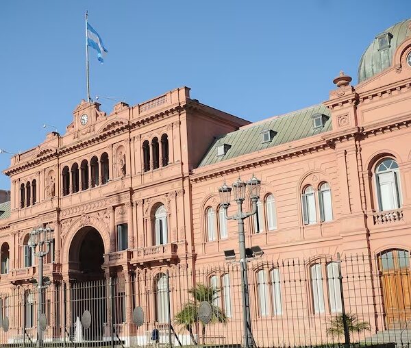 Los obispos católicos respaldan a los periodistas de Casa Rosada