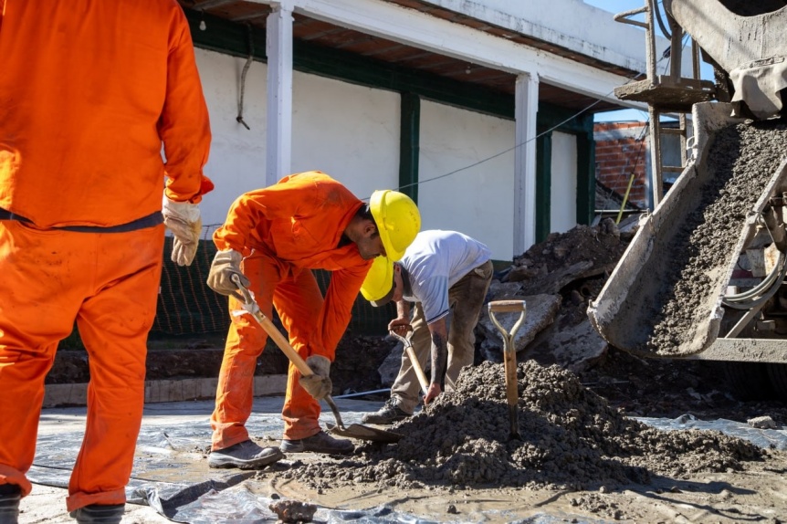 Avanzan obras de pavimento en Bernal Oeste con financiamiento municipal