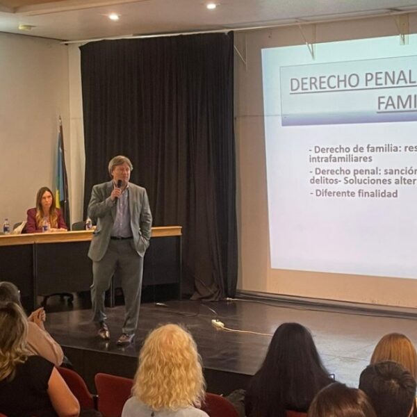 Colegio de Abogados de Quilmes: analizaron la complejidad de los delitos en el ámbito familiar