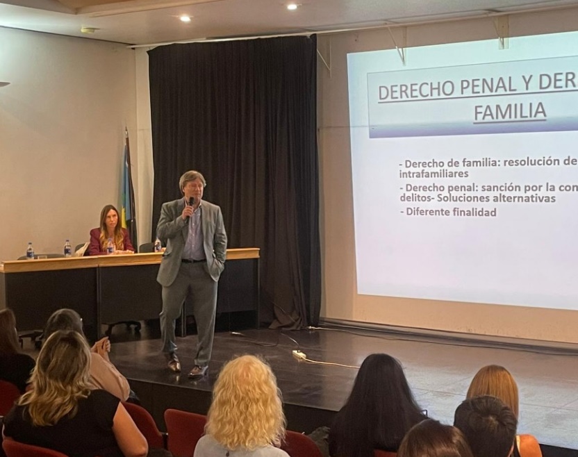 Colegio de Abogados de Quilmes: analizaron la complejidad de los delitos en el ámbito familiar