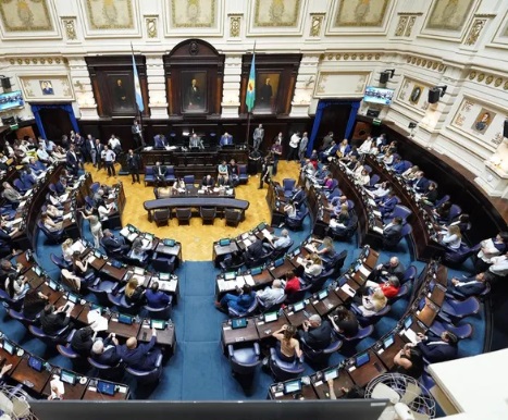 Ser concejal a los 18 años: buscan bajar la edad mínima para asumir una banca