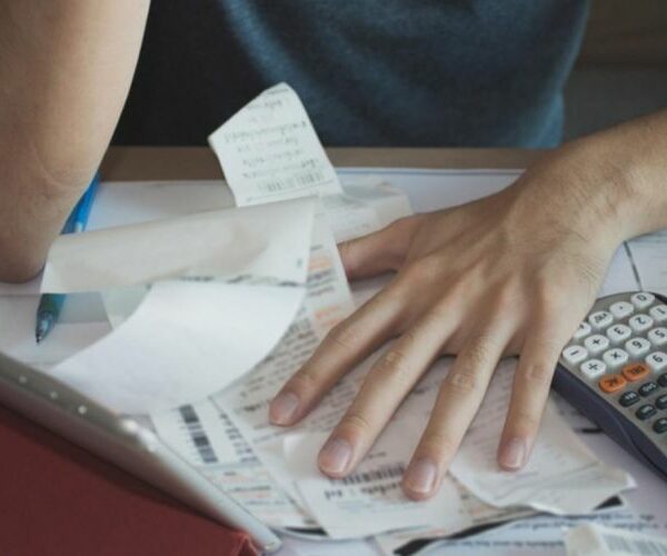 Impulsan otro proyecto de ley de “segunda oportunidad” para familias con deudas