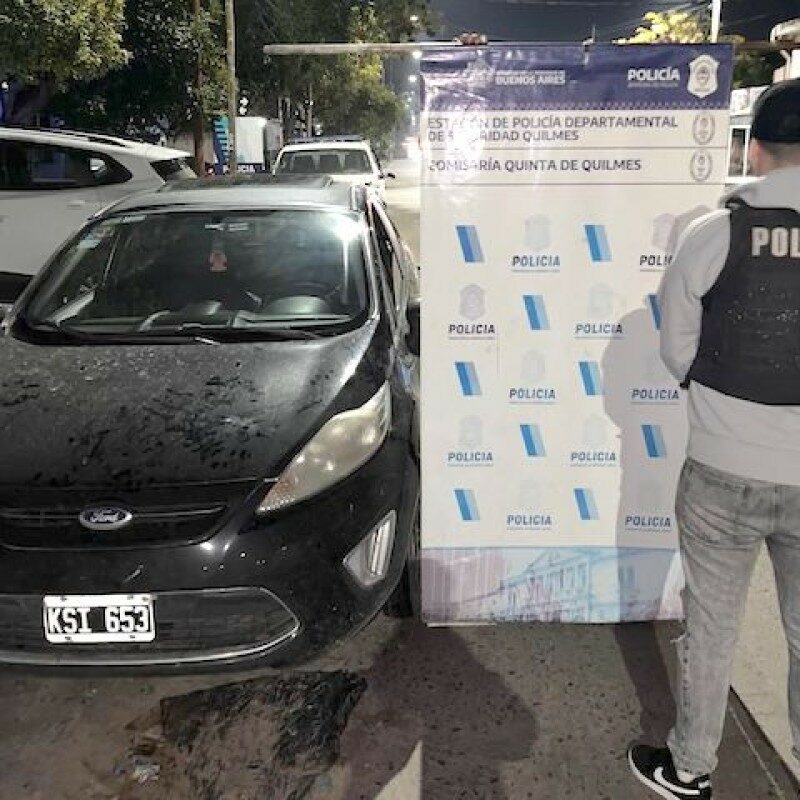 Detienen a dos jóvenes con handies y equipos de comunicación en Quilmes