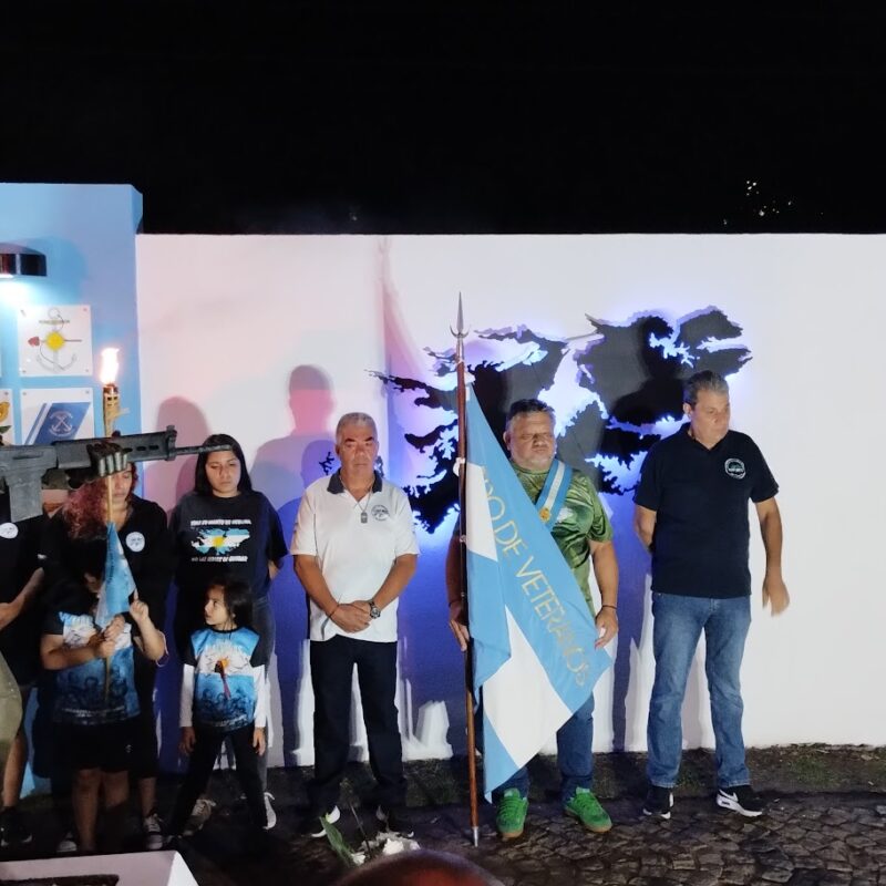 Bernal se unió en una emotiva Vigilia para honrar a los Héroes de Malvinas