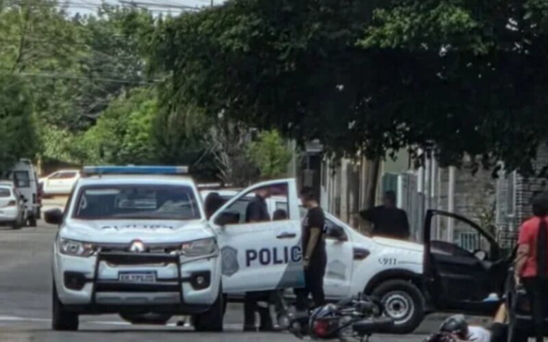 Dolor sin fin: mataron a un alumno de 17 años durante un intento de robo cuando iba al colegio con su padre