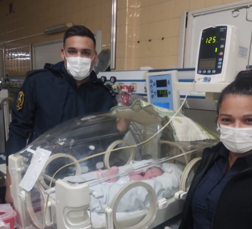Policías salvaron la vida a bebe recién nacida en una calle de Solano