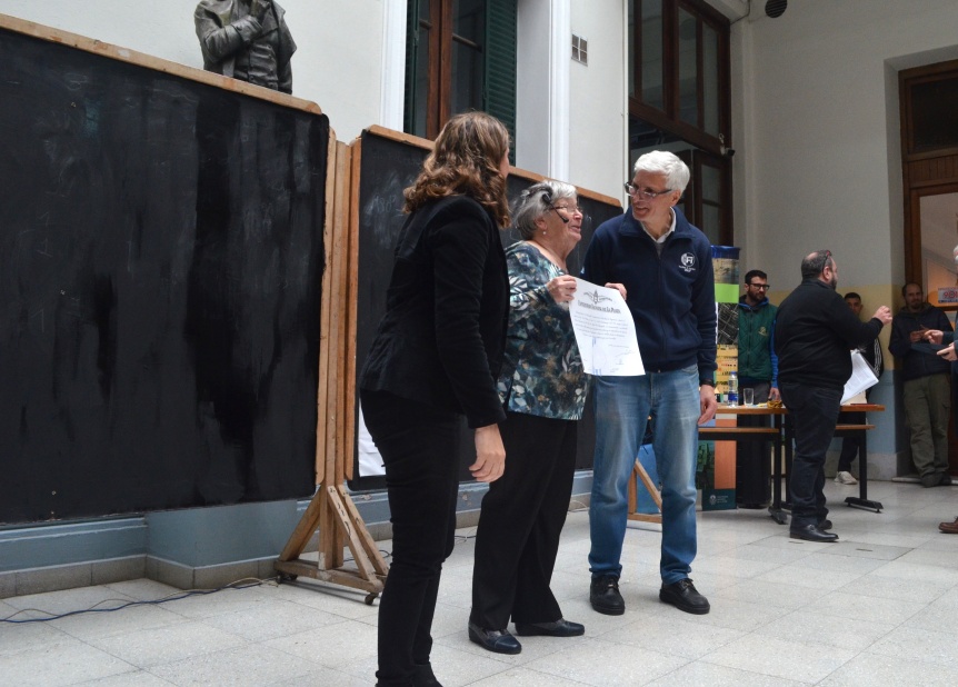 La Facultad de Ingeniería distinguió a la profesora bernalense María Inés Baragatti