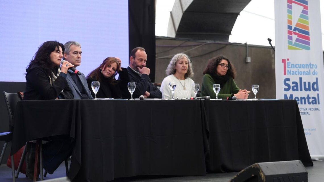 La UNLa diseñó y coordinará una Diplomatura en Salud Mental Comunitaria que se dictará en 11 universidades