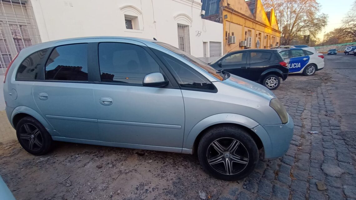 Quiso evadir un control policial en Quilmes Oeste: lo detuvieron y recuperaron elementos robados