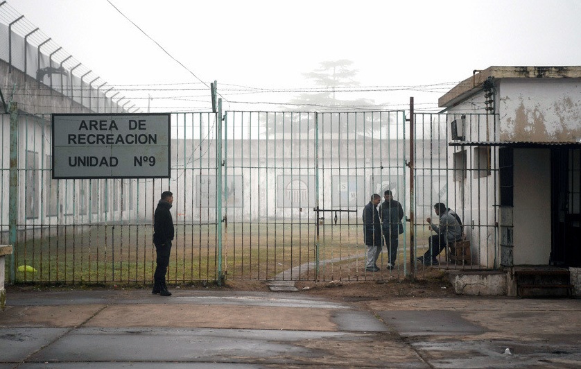 Se equivocaron de preso y liberaron a otro en una cárcel de La Plata