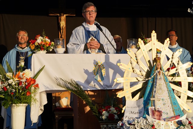 Luján ultima detalles para la misa por el cambio del manto de la Virgen