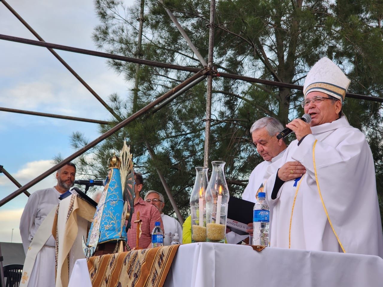 Monseñor Tissera celebró una nueva edición de la Misa de la Esperanza en el Cruce de Florencio Varela
