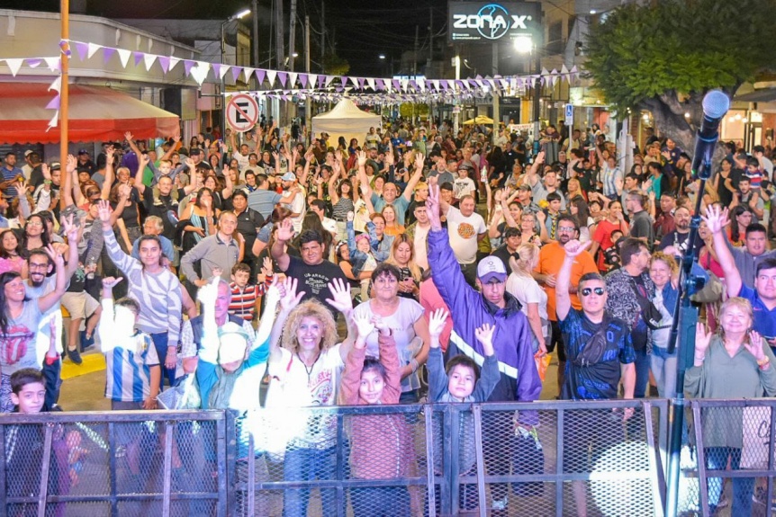 Masivo festejo por el 151º aniversario de Ezpeleta