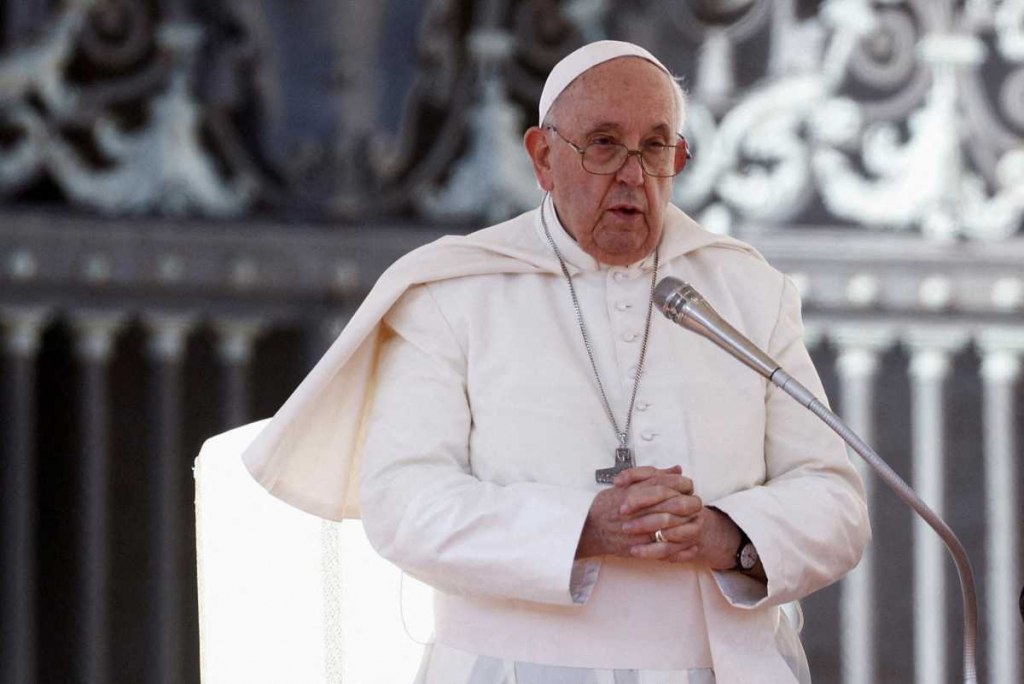 El papa Francisco apuntó contra el Gobierno: “en vez de pagar justicia social, pagó el gas pimienta”