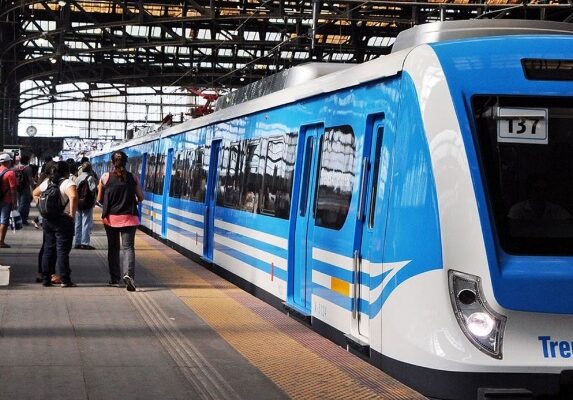 Trenes al interior: el gobierno eliminará el trayecto que conecta Once con tres distritos