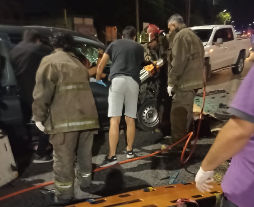 Tragedia sobre la Avenida Calchaquí: murió un hombre tras un fuerte choque en Quilmes Oeste