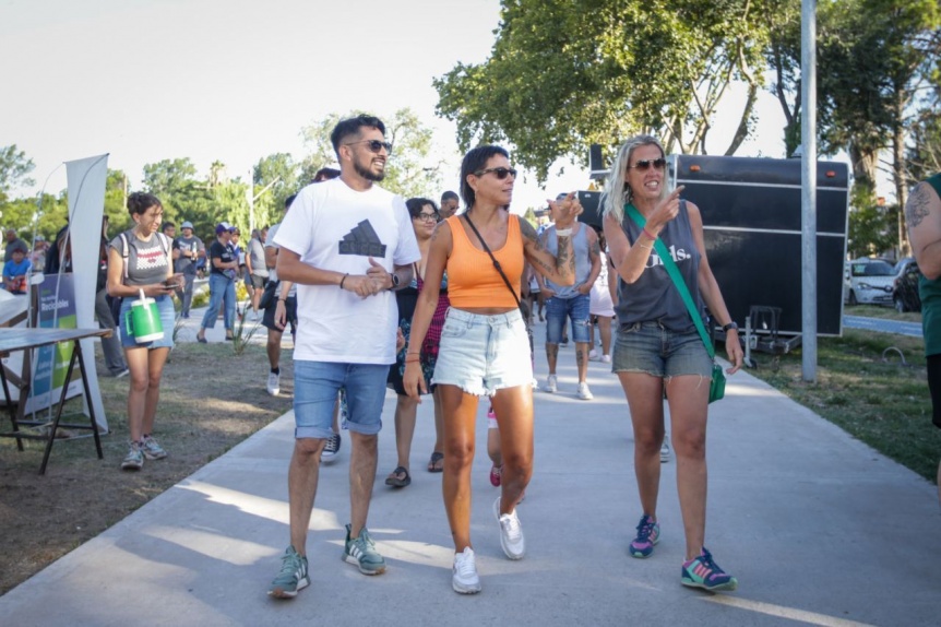 Verano en la Ribera: Mayra Mendoza junto a miles de vecinos disfrutaron la belleza del nuevo Parque