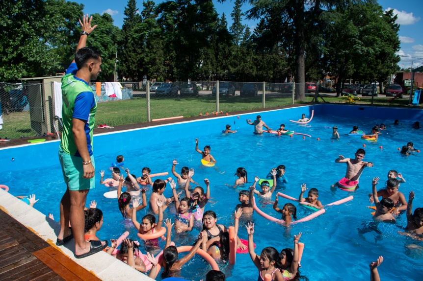 Verano en Florencio Varela: cientos de chicos comenzaron a disfrutar la Colonia Municipal