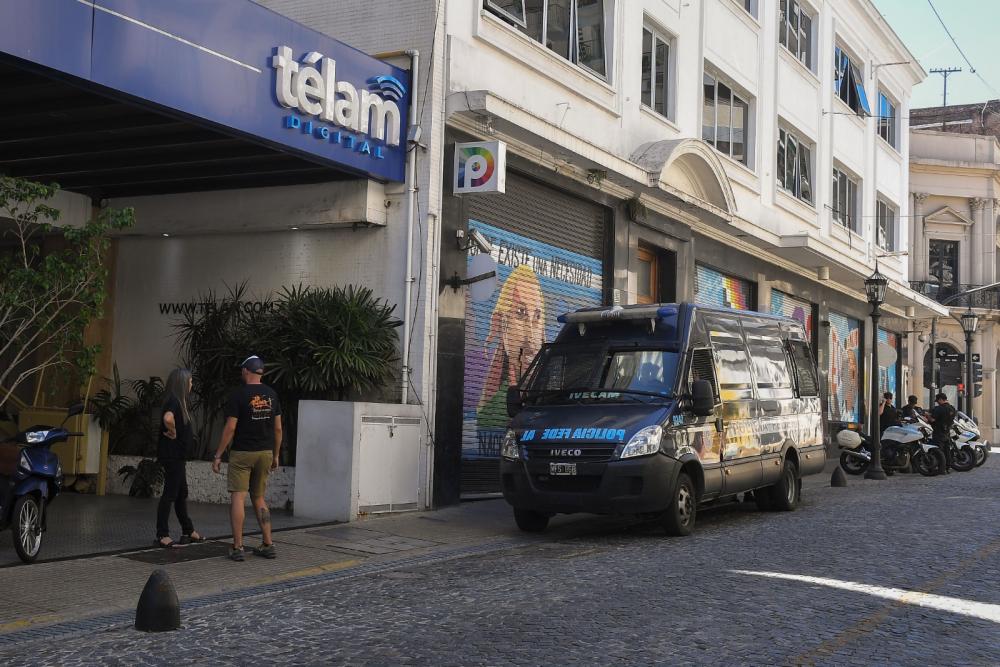 El vocero presidencial Manuel Adorni confirmó que Télam “dejó de existir” y celebró la decisión