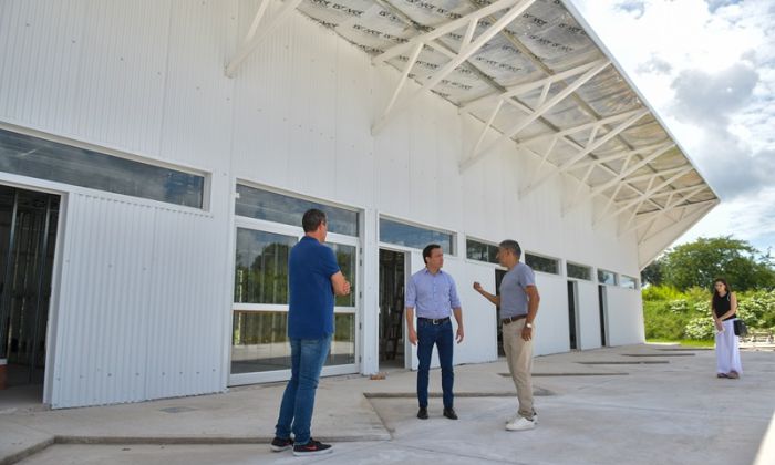 Florencio Varela: Andrés Watson comprobó avances en la construcción del Mercado Bonaerense
