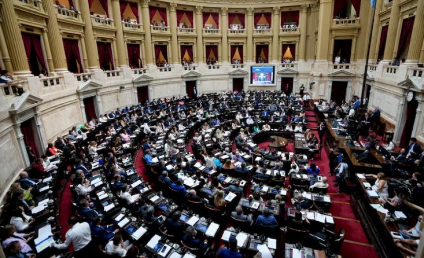 Diputados aprobó en general el proyecto de la ley “Bases” y continuarán el martes el debate en particular