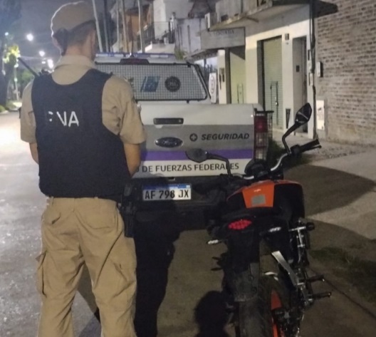 Detuvieron a un menor de edad manejando una moto robada en Quilmes