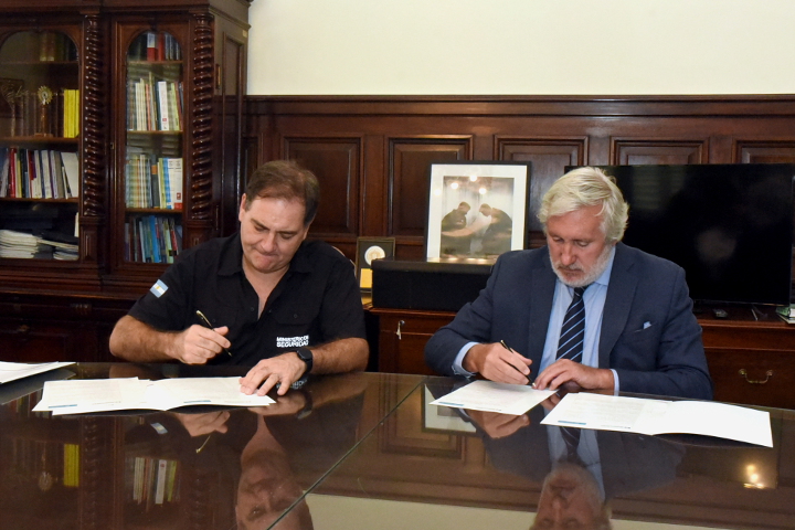 Conte Grand y Alonso firmaron convenio para capacitar al personal del Ministerio de Seguridad