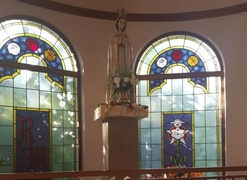 Robaron la emblemática corona de oro de la Virgen de la Rosa Mística en La Plata