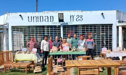 Internos de la Unidad 23 realizaron donaciones de muebles al Club de Madres “Renacer”