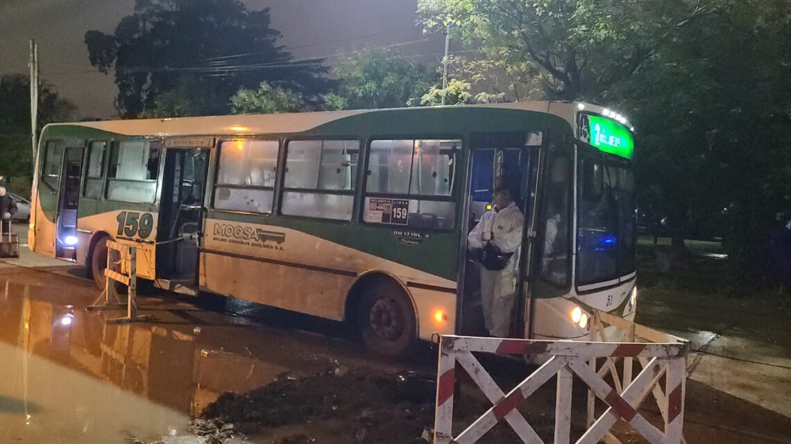 Berazategui: hoy indagan y procesan al ladrón que robó y amenazó a un chofer y pasajeros en el 159