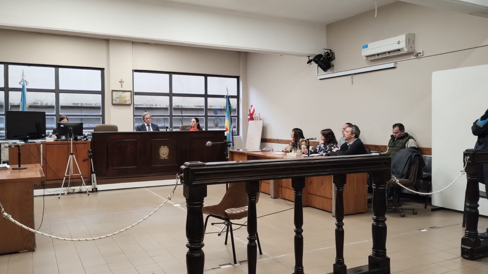 Condenas a 9 y 11 años de prisión e inmediata detención para expolicía y un sujeto que robaban y golpeaban a ancianos en Quilmes, Varela y Berazategui