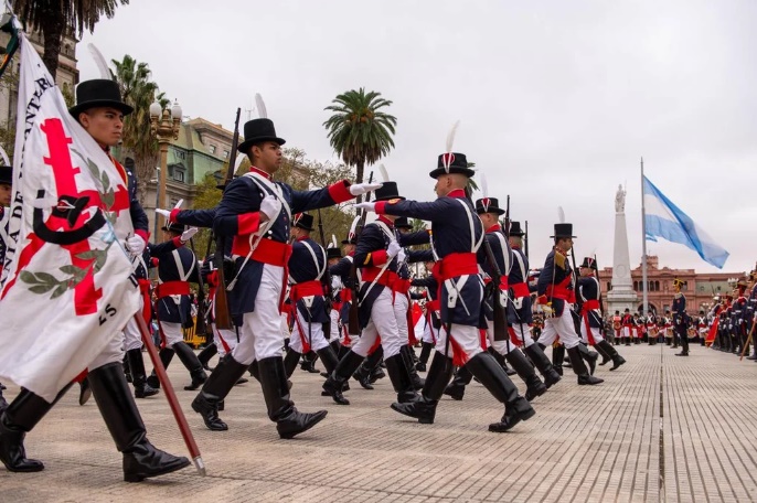 Los regimientos de Granaderos, Patricios e Iriarte realizaron en simultáneo el cambio de guardia por primera vez en la historia