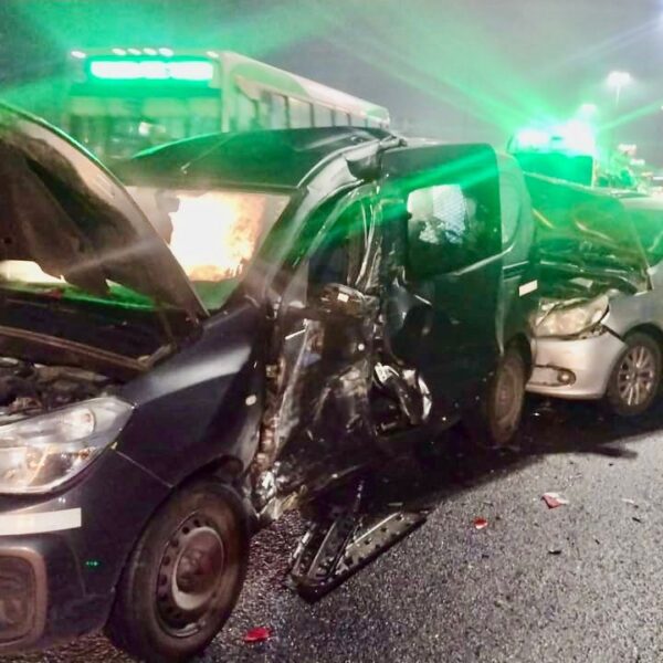 Múltiple choque en la autopista Buenos Aires La Plata: 11 vehículos involucrados