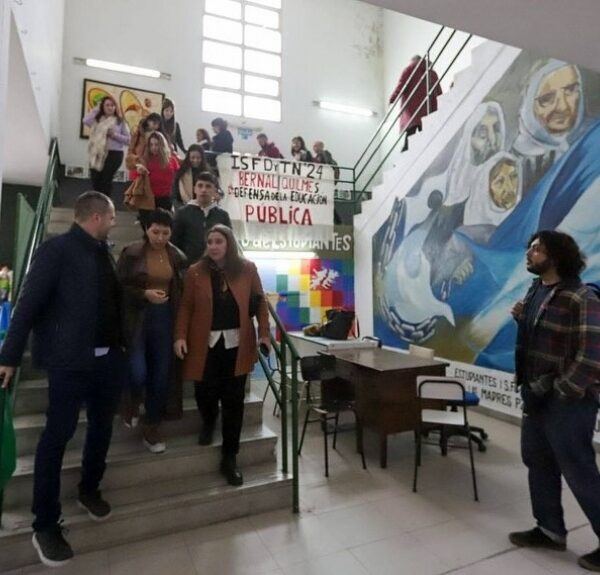 Mayra Mendoza inauguró aulas y una biblioteca en el Profesorado Nº 24 de Bernal