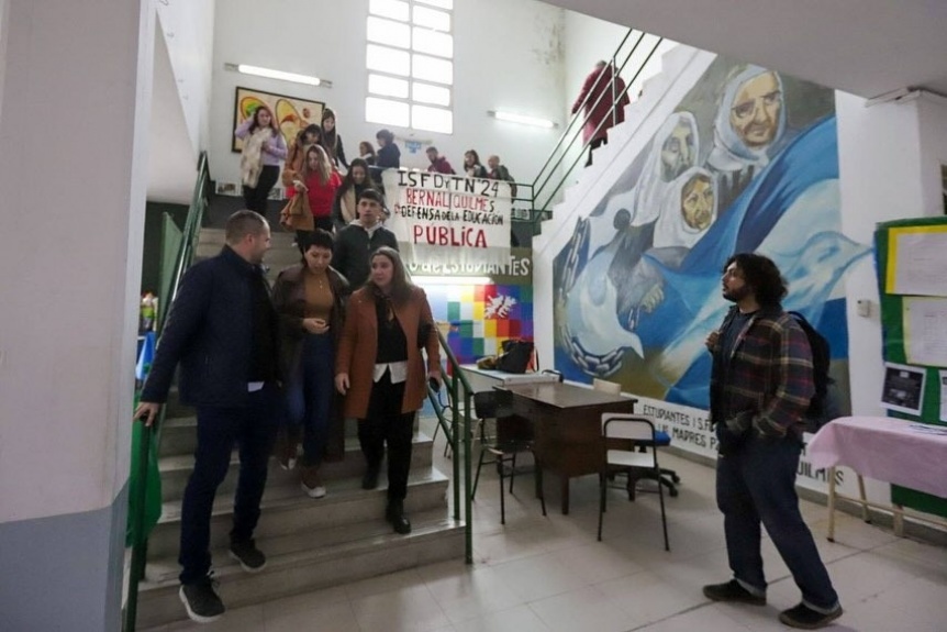 Mayra Mendoza inauguró aulas y una biblioteca en el Profesorado Nº 24 de Bernal